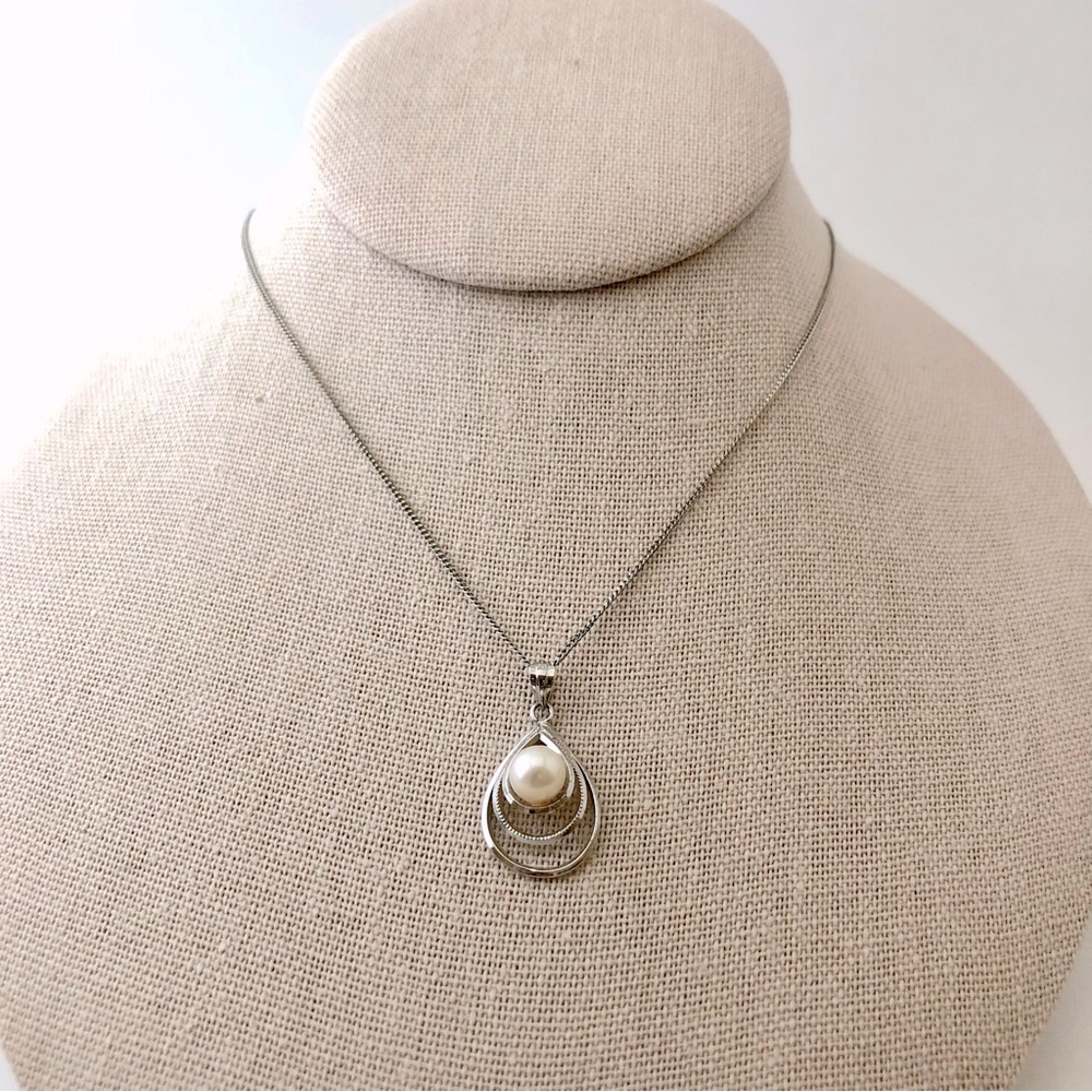 Vintage Silver single pearl necklace 16 inch